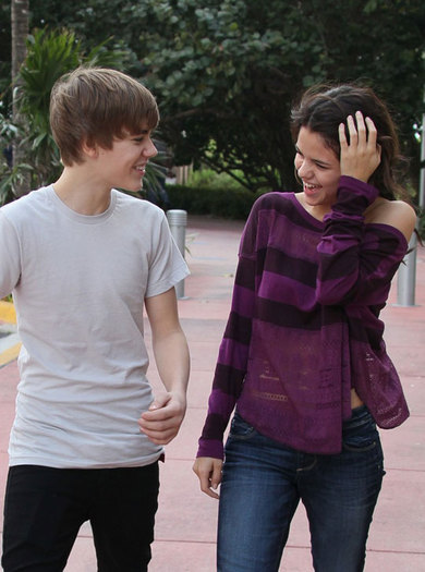 selena gomez justin bieber Selena petrece tot mai mult timp cu Justin Bieber