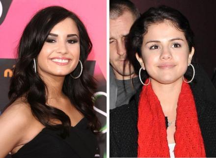 demi-selena-earrings - SELENA VS DEMI