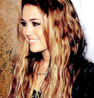 24827601_LTXFLGBZE - miley  cyrus