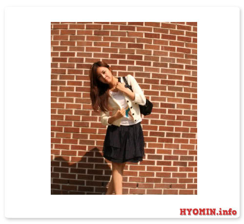 hyomin-with-bricks-background - z - T-ara