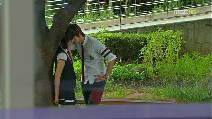 kiss02-00183 - Playful Kiss