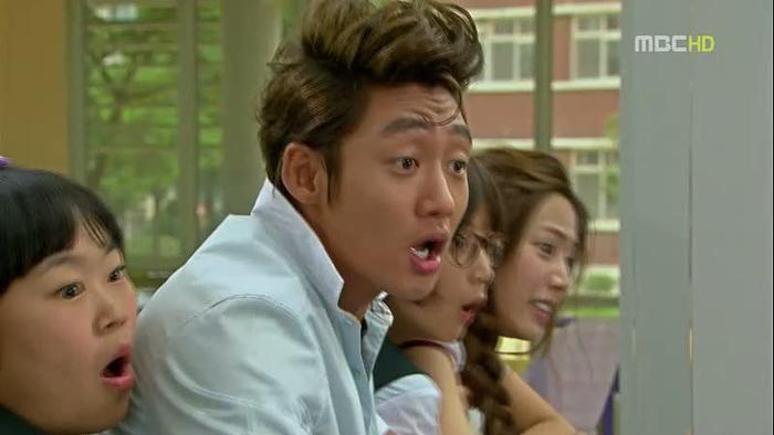 kiss02-00184 - Playful Kiss