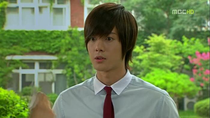 kiss02-00160 - Playful Kiss