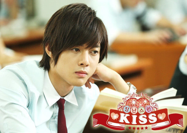 318588af9a7a551c4e47f1d875b0fce21280536942_full - Playful Kiss