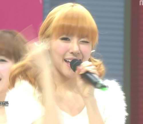 73221_1210684644881_1761713640_426012_6337414_n - Tiffany