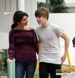 26738782_XOERYDWCG - December 19th-Of Shoping with Justin Biber