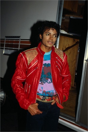 42-23508573-6627_0x440 - michael jackson