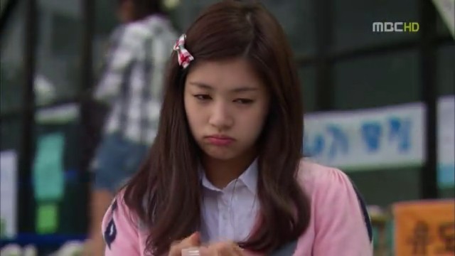 1a7127ee4299eb0979f055b - Playful Kiss