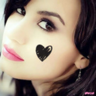 17408896_HQOXSLGFF - Demi Lovato
