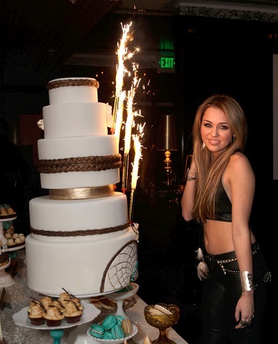 1-miley-cyrus-birthday-party