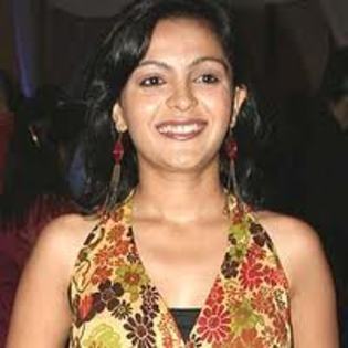 Ami Trivedi (34)