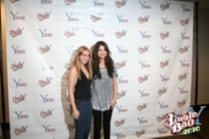 26357465_RQFYOSUDH - December 11th-Y100 Jingle Ball Meet N Greet 2010