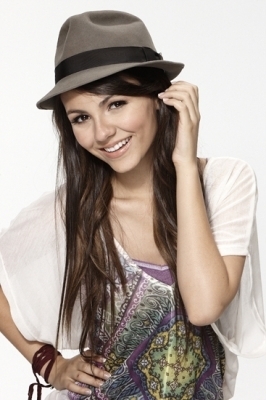 Victoria Justice (17)