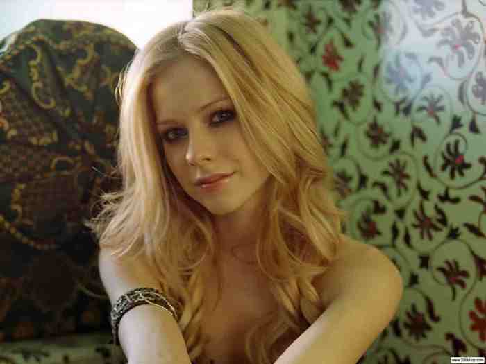 Avril Lavigne  (39)
