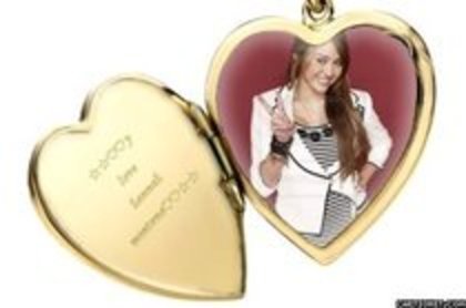 21554333_ZJRKZVLYN - miley cyrus