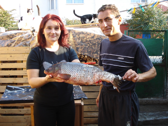 EU SI CIPRIAN,NE LUPTAM CU UN MONSTRU:))