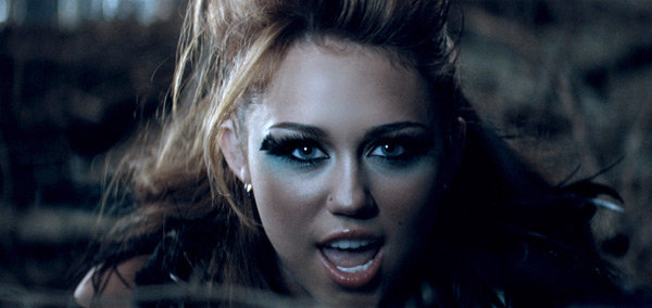 29933_401234537146_5845317146_4099138_3253170_n - miley cyrus 900