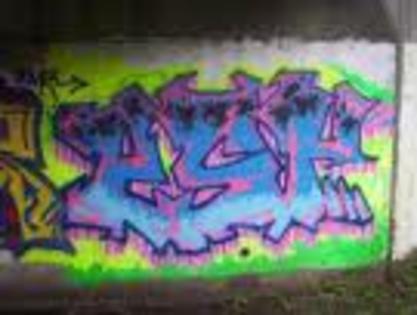 imagesCA1NFIOI - graffiti