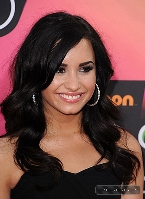 Demi Lovato - DEMI LOVATO LA KIDS CHOICE AWARDS 2010