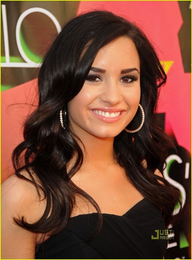 Demi Lovato - DEMI LOVATO LA KIDS CHOICE AWARDS 2010