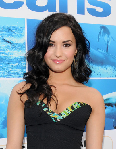 Demi Lovato - DEMI LOVATO LA PREMIERA  DISNEY NATURE OCEANS