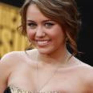 Miley_Cyrus_1244899644_4