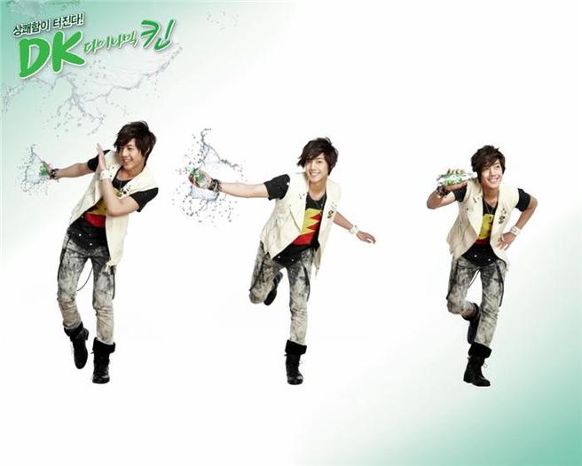 7675370135a4t - Kim Hyun Joong