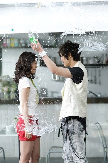 kim-hyun-joong_s-dynamic-kin-cf-shooting1 - Kim Hyun Joong
