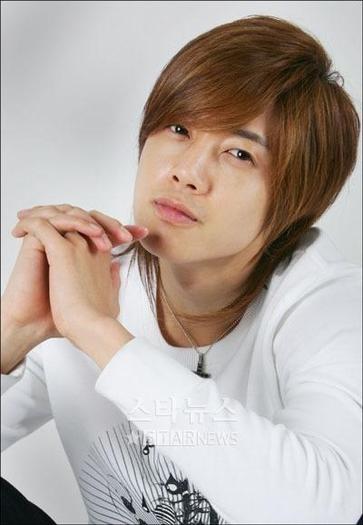 images326196_kim_hyun_joong_attendant_le_min_ho_meeting