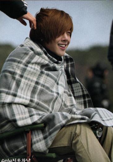 kim hyun joong high cut (10)
