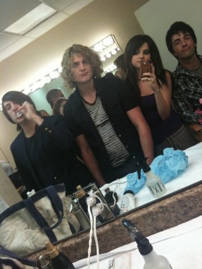 6212_116966325974_7961985974_2376839_2031685_n - disney actress