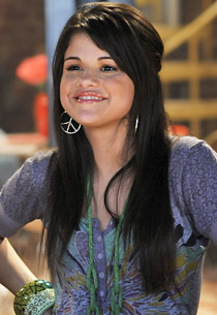 090501selenagomez_wizards1 - disney actress