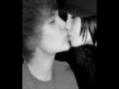 7 - selena and justin bieber