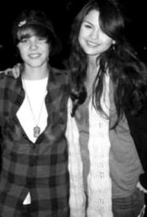 8 - selena and justin bieber