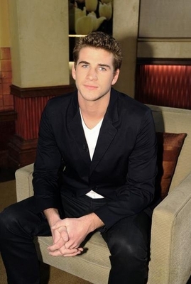 Liam Hemsworth (8) - Liam Hemsworth