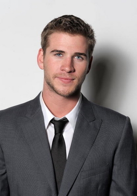 Liam Hemsworth (12)