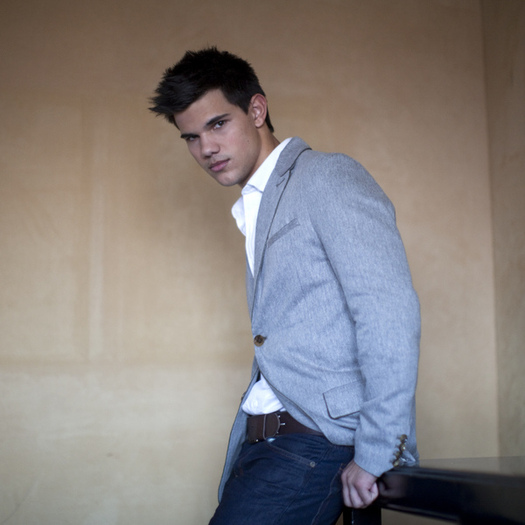 Taylor (1) - Taylor Lautner