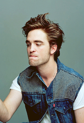 Robert Pattinson  (9) - Robert Pattinson