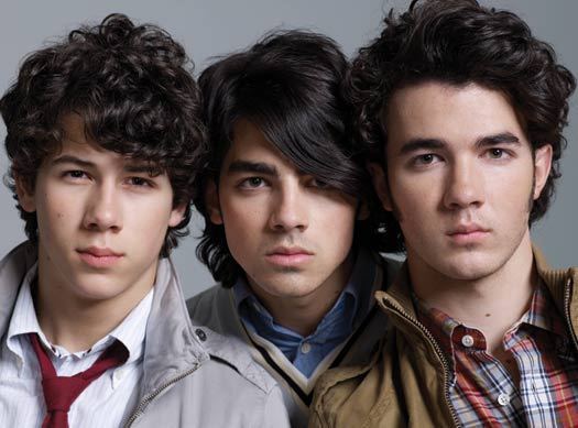 Jonas Brothers (12) - M U S I C