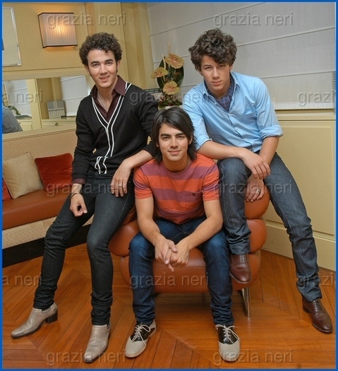 Jonas Brothers - Jonas Brothers