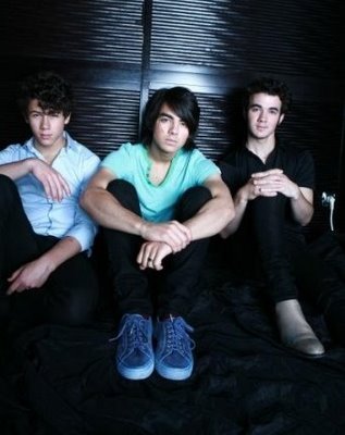 Jonas Brothers (11) - Jonas Brothers
