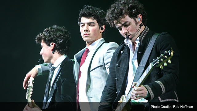Jonas Brothers (30)