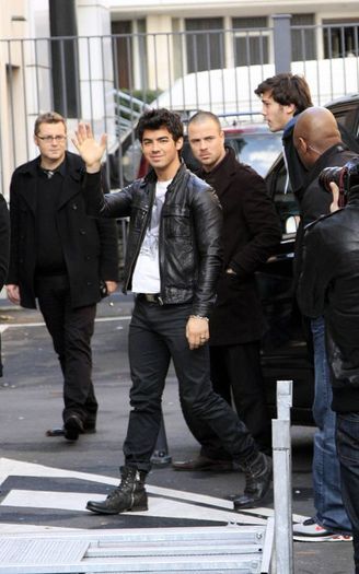 Joe (60) - Joe Jonas