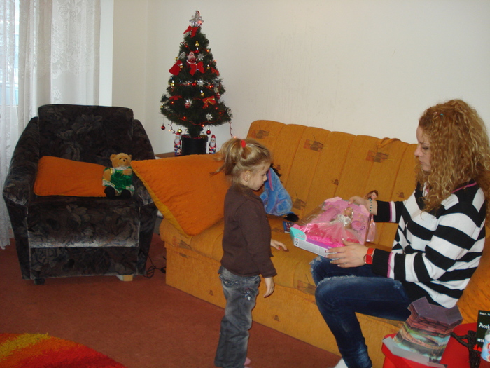 MAMA DESFACE CADOURILE