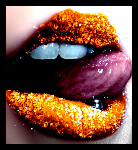 Golden_Lips_by_YourFavoriteDRUG