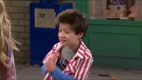 Shake_It_Up_-_Theme_Song 038