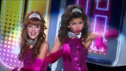 Shake_It_Up_-_Theme_Song 070