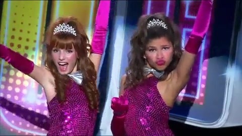 Shake_It_Up_-_Theme_Song 074