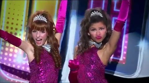 Shake_It_Up_-_Theme_Song 075