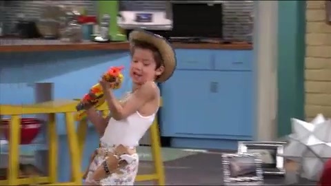 Shake_It_Up_-_Theme_Song 097